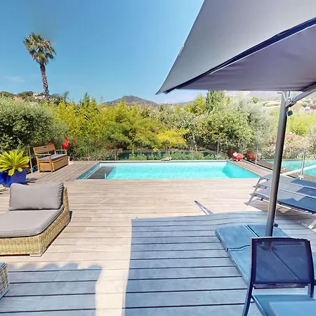 Belle Climatisee Avec Piscine Et Parking Au Lavandou - Fr-1-308-200 Villa Le Lavandou